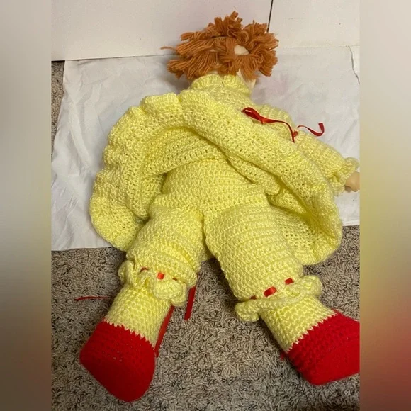 Vintage 1980’s Crochet Doll with Plastic head and hands. - Picture 7 of 7